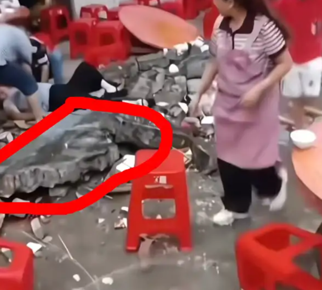 一个勇敢反抗的女孩,却被不停造谣“仙人跳”“做局害领导”