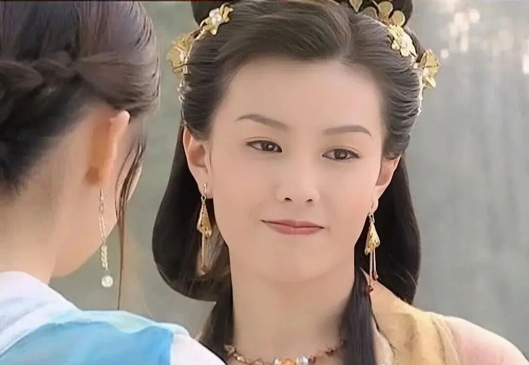 女演员拍短剧还债,自曝为前夫担保致倾家荡产,房产、首饰全被处置,身背超600万元债务