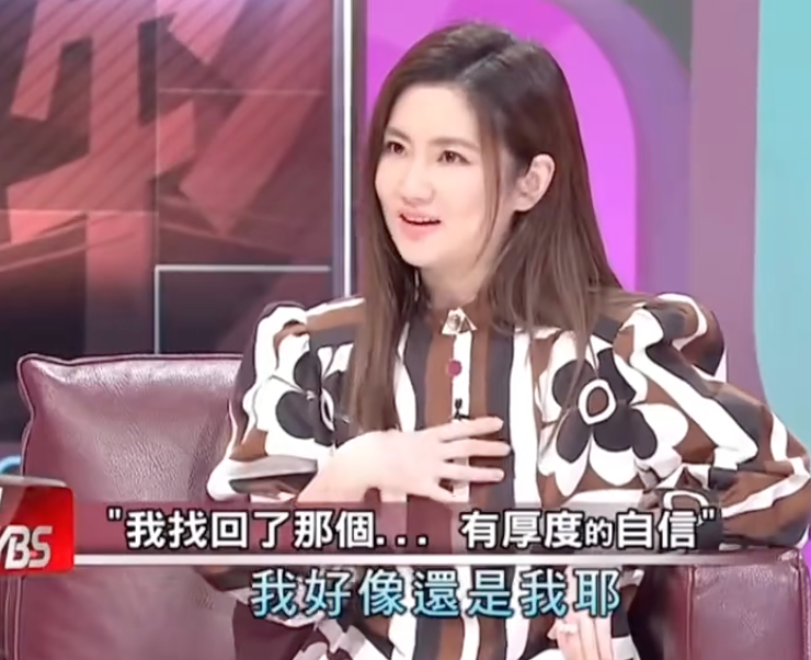 退圈2年，Selina被爆素颜近照：她怎么胖成这样了？