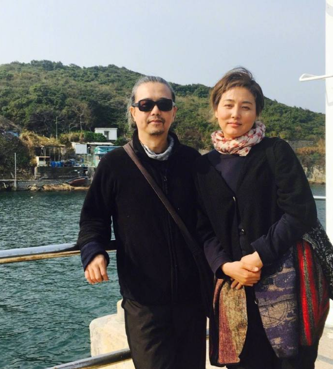 演员张锦程承认与张延离婚；张延曾出演《粉红女郎》“男人婆”一角，两人22年前结婚，育有一女