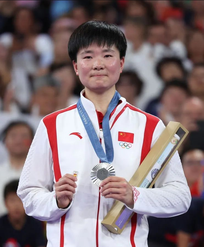 “初代体坛挨骂王”喊话上热搜,让12万网友帮自己“找出路”
