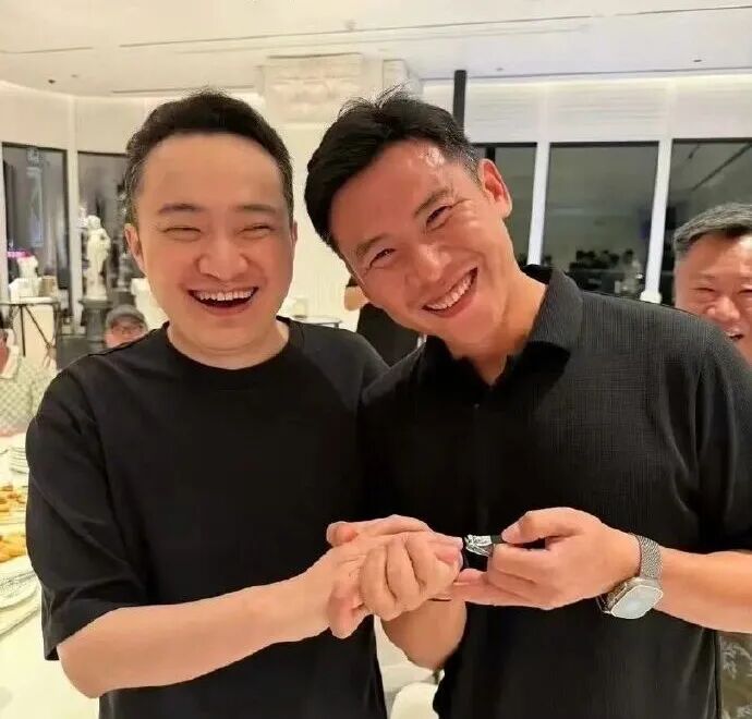 别嘲笑景甜了，特朗普也被孙宇晨吃干抹净遭遇“仅退款”，这就叫孙学！