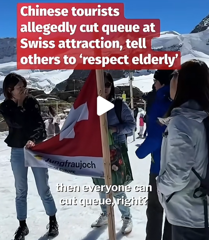 华人吵架吵到雪山顶！为了打卡照片，女子带70岁老人没排队，称“尊老爱幼是华人传统”