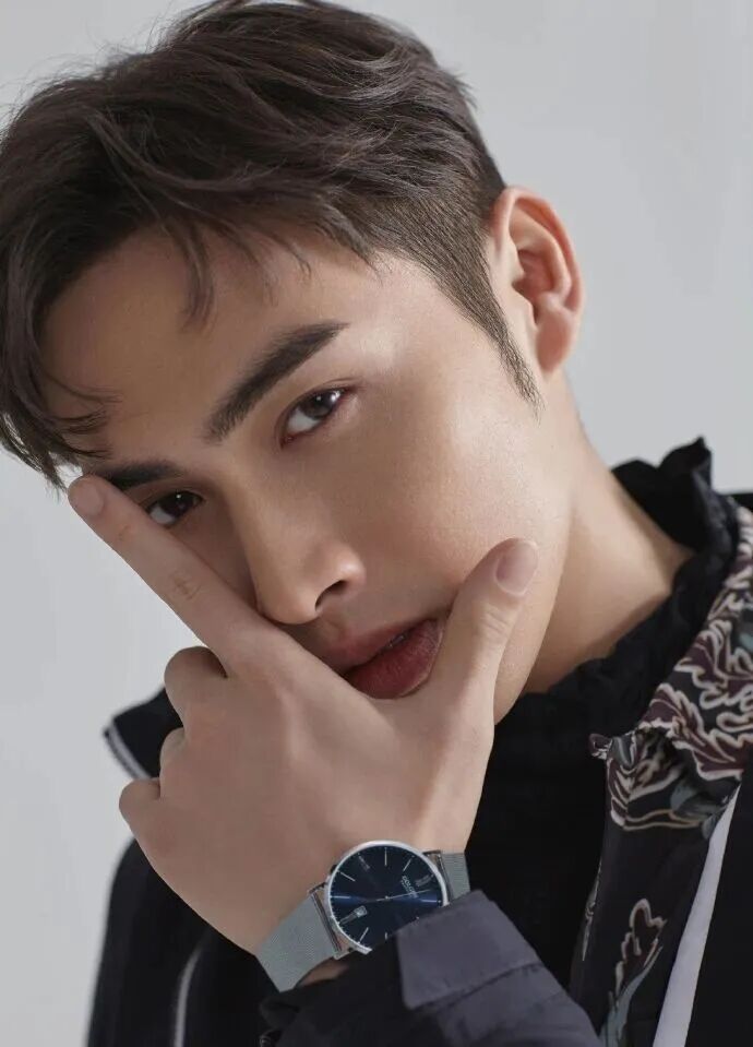 被骂“剧组夫妻”，内娱第一个受害的男明星出现了……
