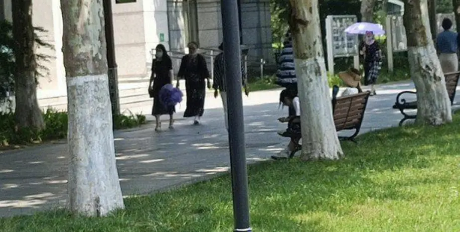 亿万富翁泰国坠亡,警方草草结案?与前妻撕X又交新女友,死后豪宅和加密钱包遭洗劫!