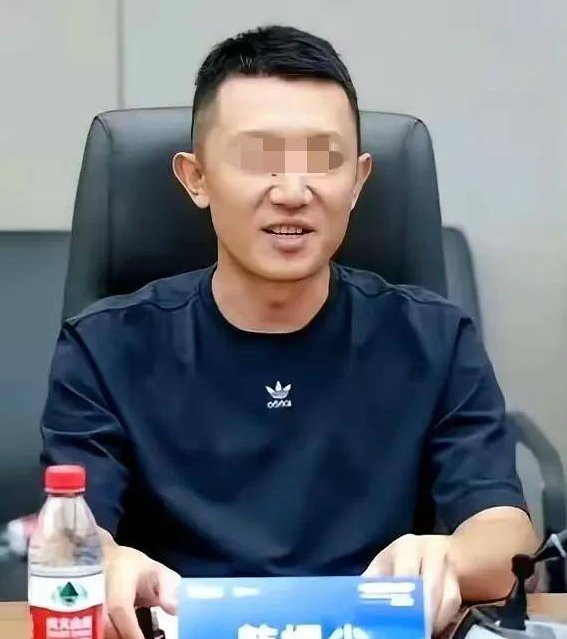 22页出轨PDF疯传!聊天记录不忍直视!副总裁被解职,女员工被自己丈夫举报