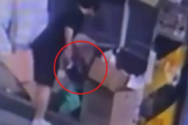 韩媒曝杀害留学生中籍讲师抛尸监控!边玩手机边作恶,遇害女生家属想引渡他回国受审!