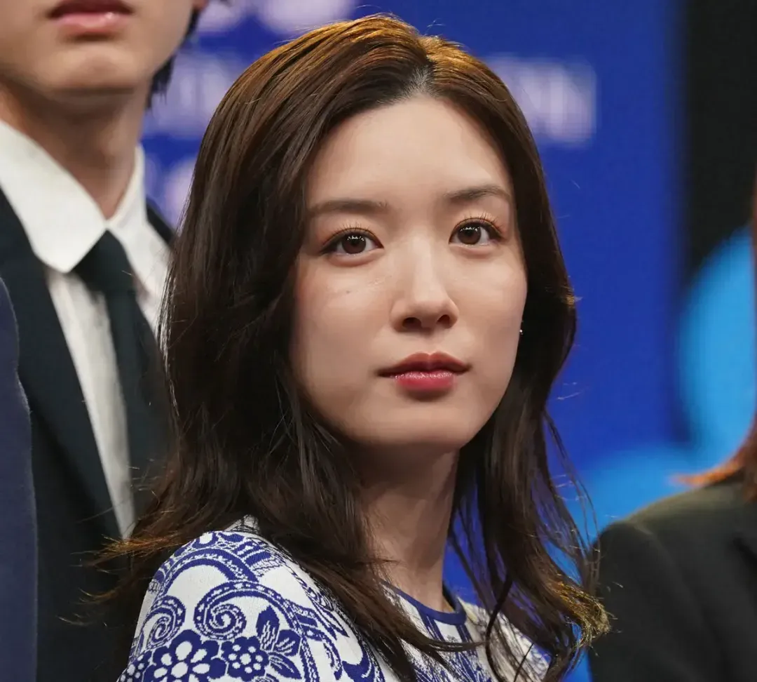 他突然官宣结婚!女方神似永野芽郁?!