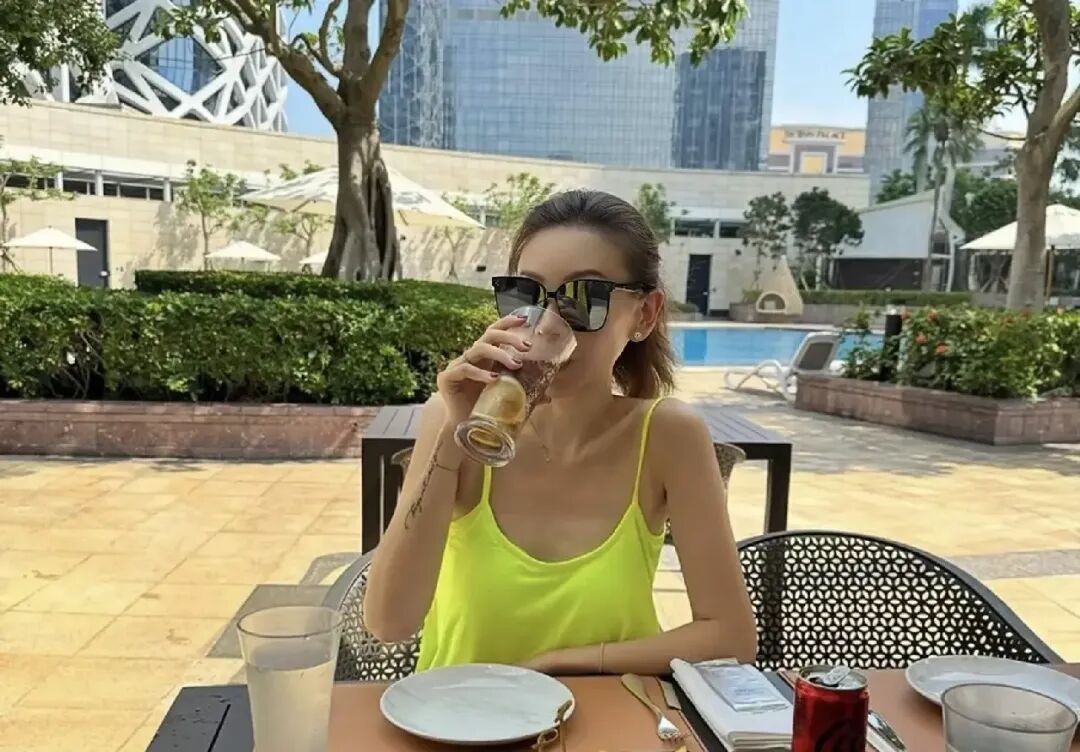炸锅! 女星被曝未婚生两胎 曾自曝谈过29次恋爱 前任遍布多国!