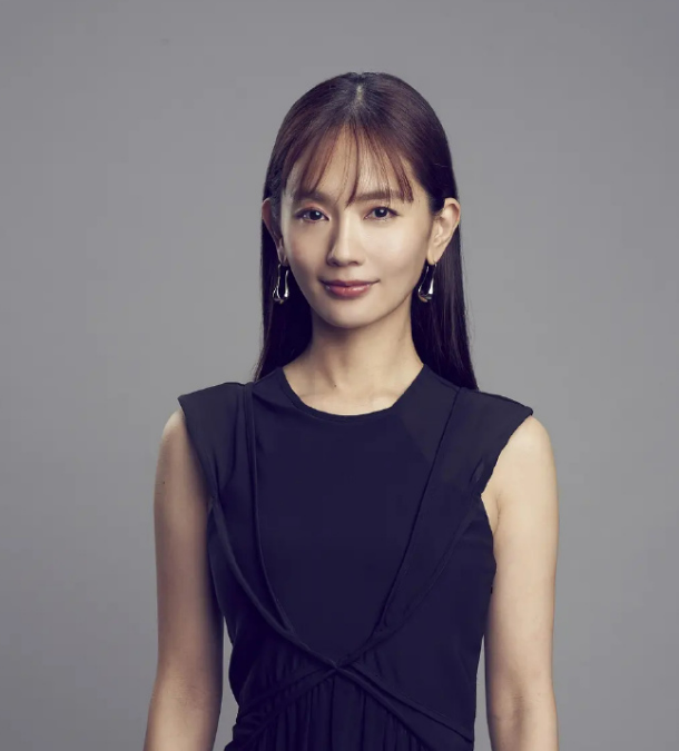 44岁女演员中村友理去世,抗癌13年去年复发,日本每年约16万人确诊,68岁东野圭吾也被它夺去生命……