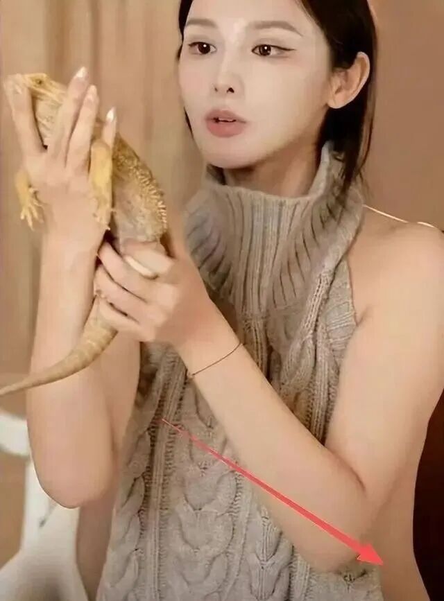 “悉尼妹” 大尺度广告惹争议！澳洲体育明星齐炮轰！“好暴露的衣服”，女星因直播时服装暴露差点走光