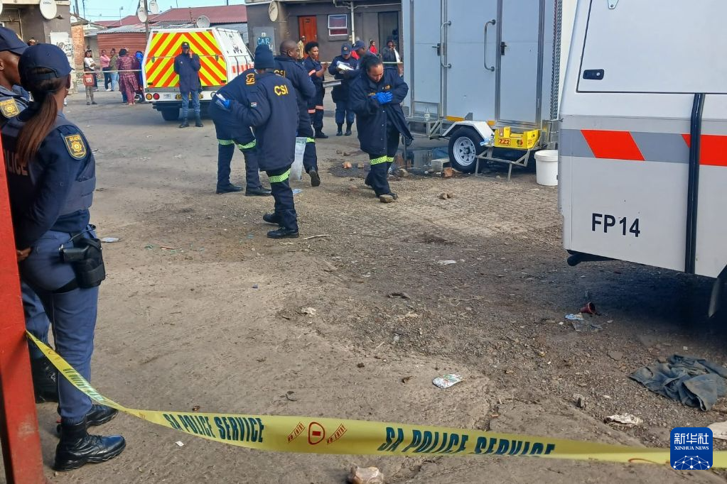 南非一夜发生两起枪击事件 27人死亡