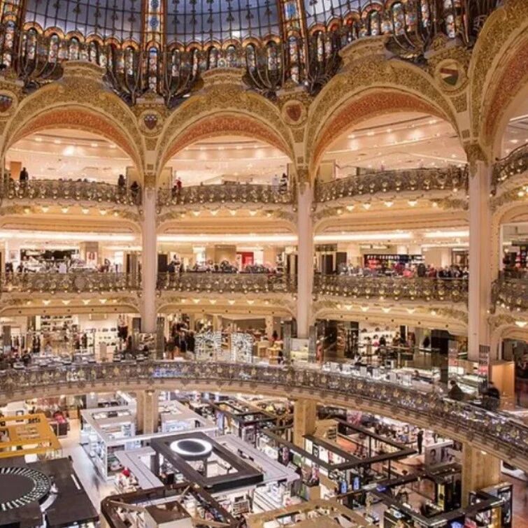 离谱! 奢侈品商店搜出18本中国护照 人却全在国内 牵出5200万大案!