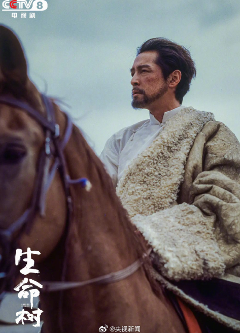 第33届金鹰奖揭晓:于和伟凭借《沉默的荣耀》获最佳男主角,宋佳凭借《山花烂漫时》获最佳女主角;朱亚文、梅婷分获最佳男配、女配