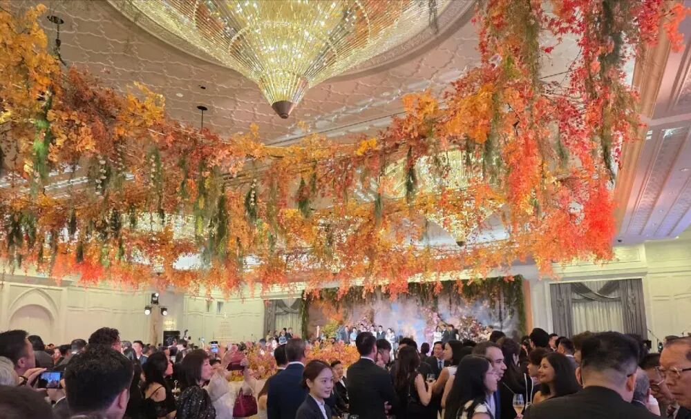 奚梦瑶澳门婚礼站C位!何超琼、甘比送祝福,半个港澳名流圈都来了