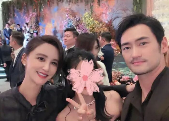 奚梦瑶澳门婚礼站C位!何超琼、甘比送祝福,半个港澳名流圈都来了