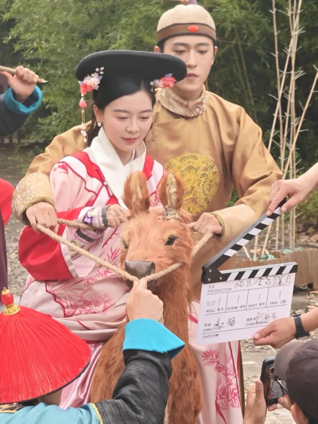 花218元全资进组的年轻人,都在横店演爽了