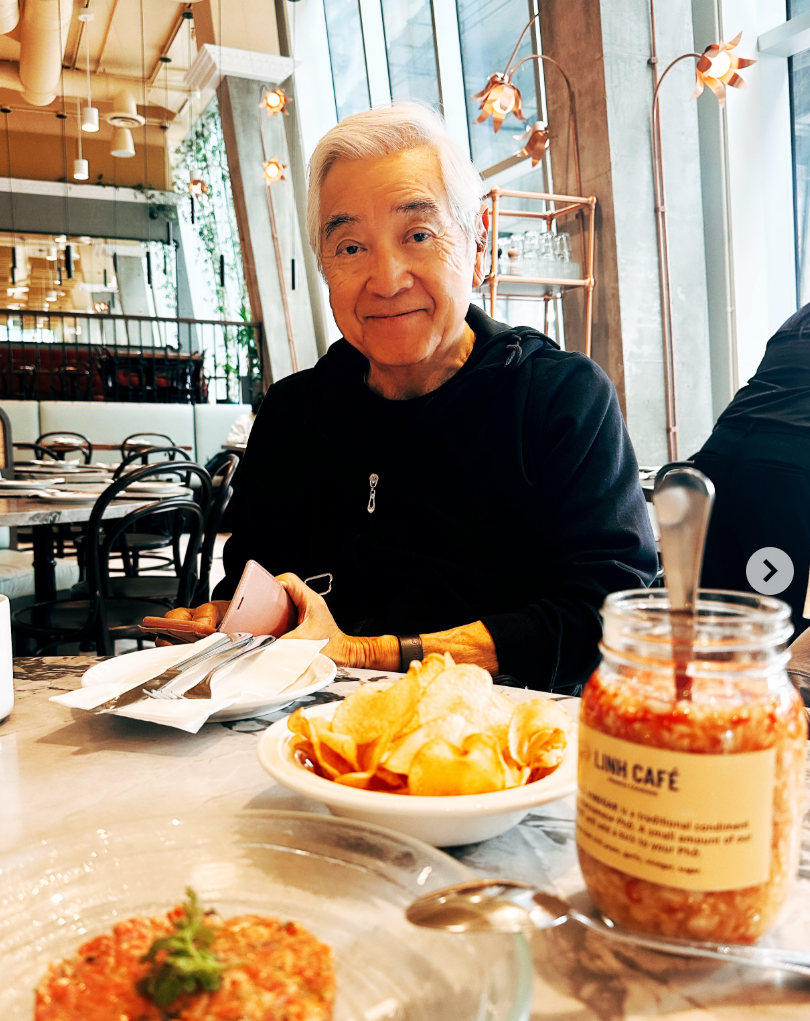港剧里的熟面孔,如今在加拿大养老!81岁秦沛近况曝光,照样跳舞、做俯卧撑