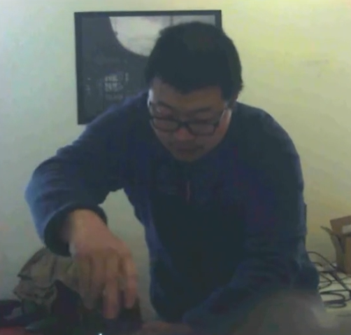 气愤！受害华人公开投毒偷拍视频！遭同事下毒近2年，多次求医查不出病因，父母赴美照顾竟也中毒
