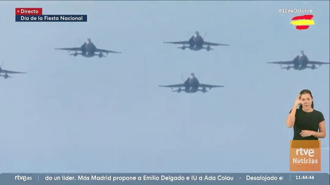 西班牙举办2026国庆阅兵式,王室出席,公主很帅!