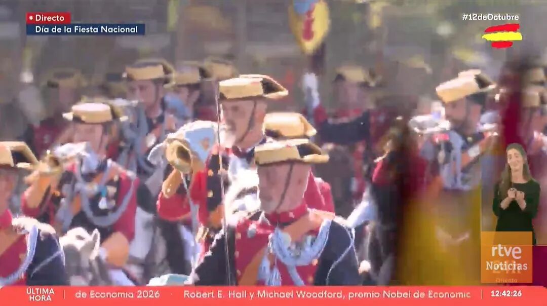 西班牙举办2026国庆阅兵式,王室出席,公主很帅!