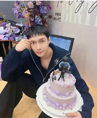 35岁中国知名男星官宣赴美上大学！托福成绩达标，现身洛杉矶