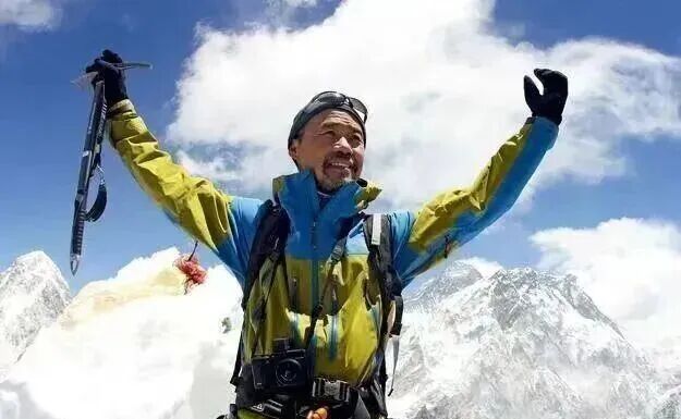 56岁大佬摔成粉碎性骨折,但这“危险运动”依然让有钱人打工人都上头