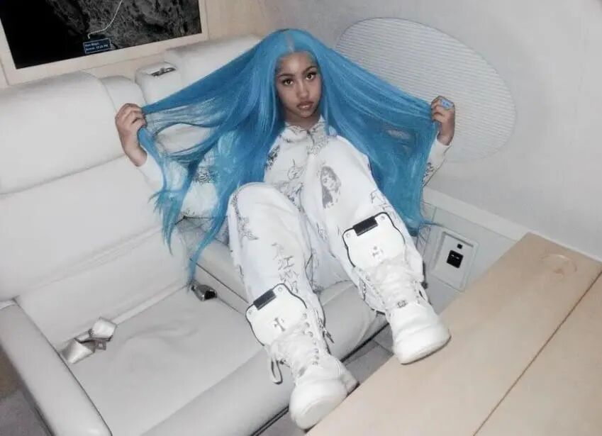 年度最佳晒娃?万圣节46岁金·卡戴珊Cos女儿小西北,这画风哈哈哈