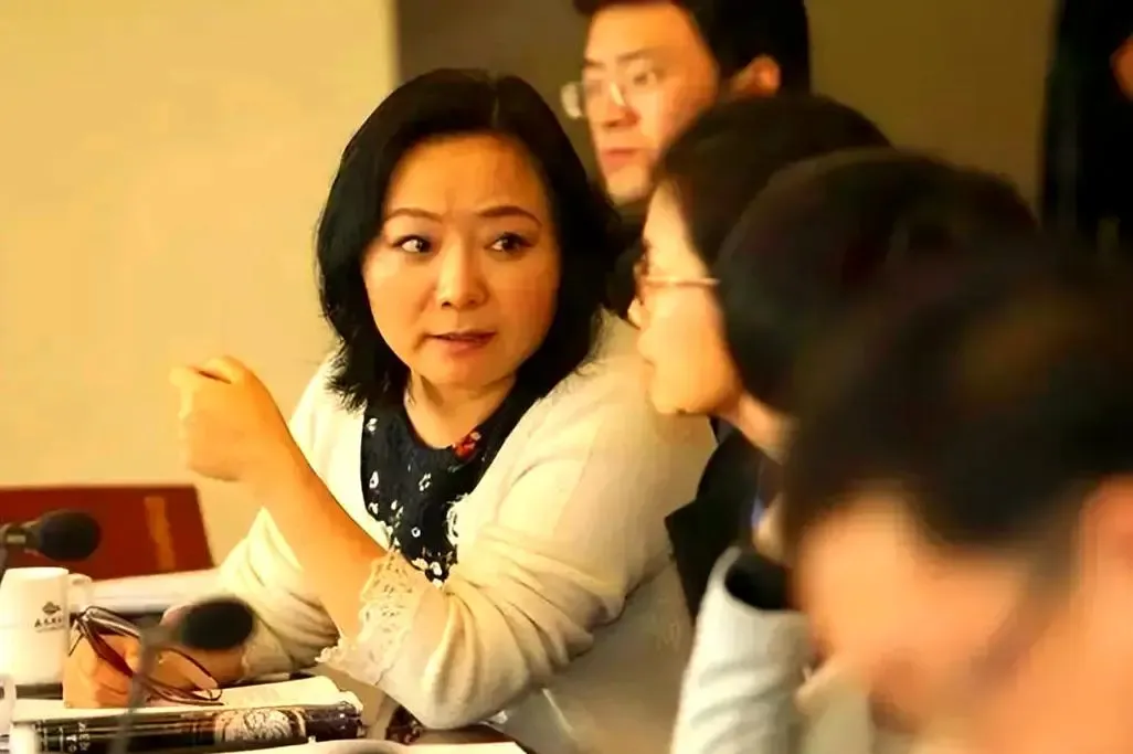 中国最有钱女房东：一个月收租2个亿，送前夫200亿，给女儿500亿