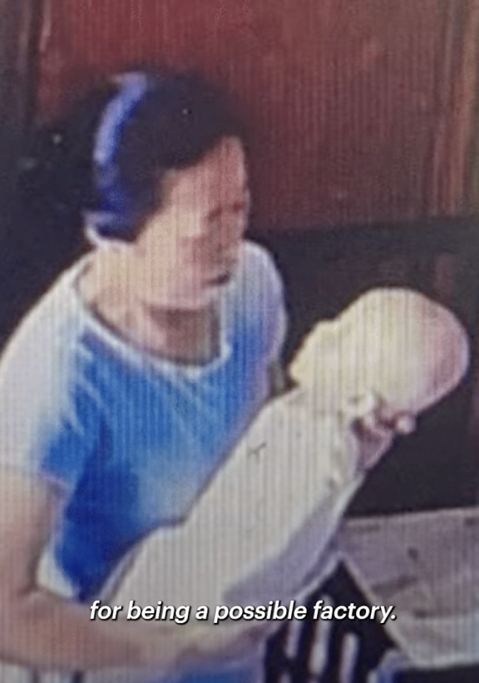 华人夫妇豪宅内圈养21个代孕出生的儿童,疯狂体罚剃光头、当众虐待,被捕后却喊冤??