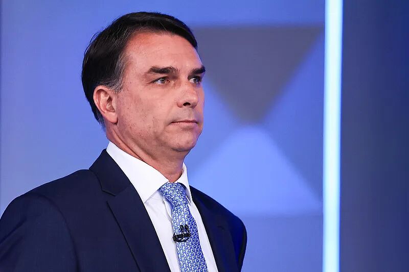 博索纳罗被曝已抵达美国“流亡”，特朗普批准入境，巴西官方未发现其正常出境记录，卢拉：败选后逃离，可耻