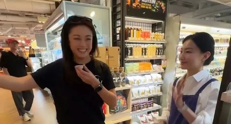 大瓜!47岁女星恋上70岁百亿富豪