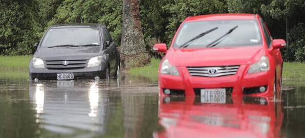雷暴袭来！北岸已经沦陷 奥克兰其他地方小心了……