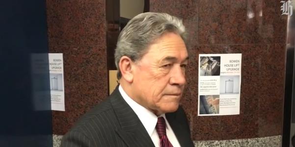 上午国家党下午工党 Peters组阁谈判前见了一批特殊客人