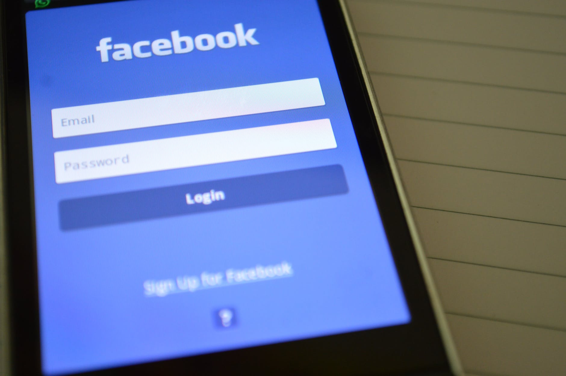 在Facebook上冒充14岁女孩索要裸照，一名新西兰男子被判刑