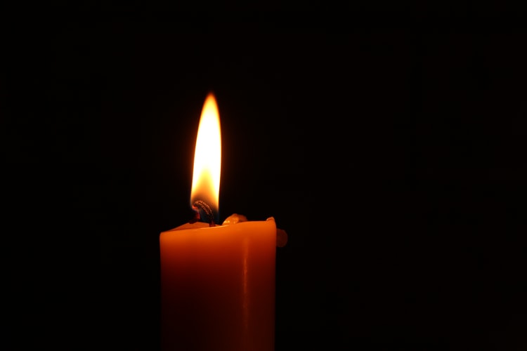 女大学生在校内被快递车碾轧身亡，快递公司回应
