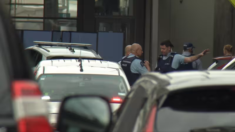 police-officers-at-aucklands-sylvia-park-DCJKQOAUX5BIFJDNVED2HNTGL4.jpg