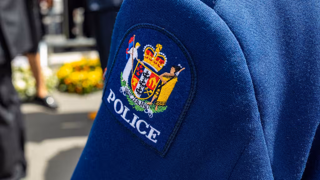 police-uniform-generic-IODIWV2H3RBNLJYO2L7IEHVKQY.jpg | 政府终于承认：大选前新增500名警察的目标落空！