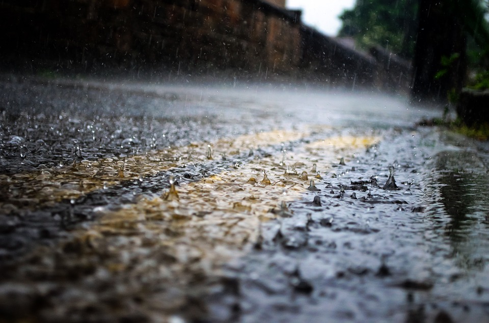 暴雨，雷暴！恶劣天气下午袭击奥克兰