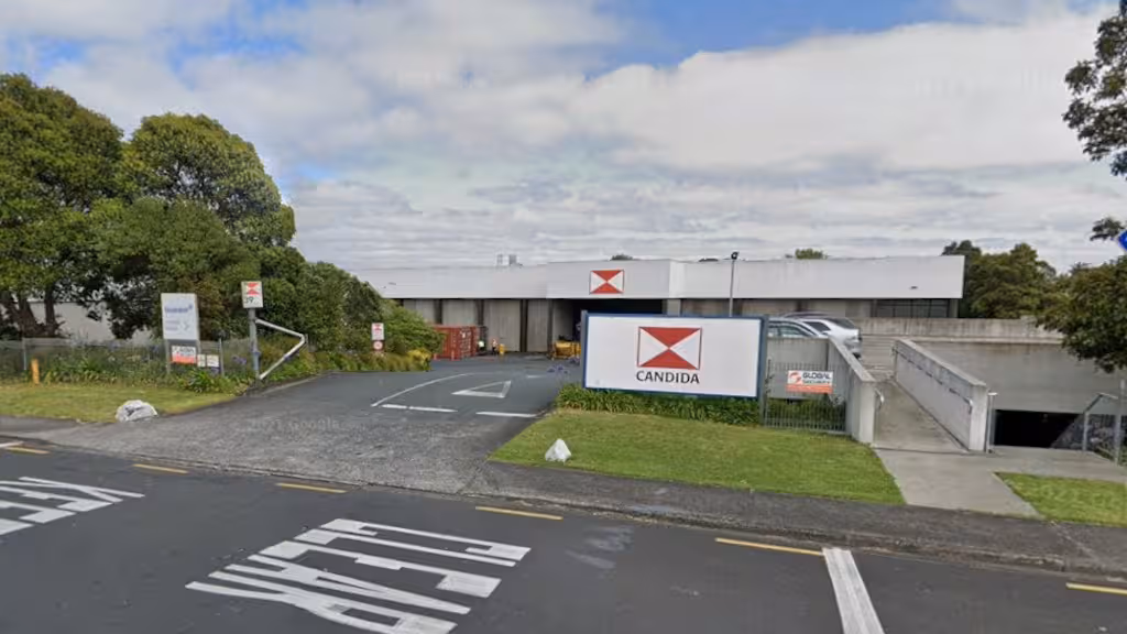 service-entrance-to-stationery-company-candida-in-mairangi-b-JR6C5DRJTFDBTIL4QNRMPULA4U.jpg | 经营50年后面临关闭,奥克兰北岸老牌企业将撤出新西兰!