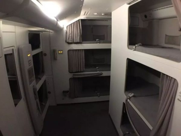 sleeping berth of aircrew 7