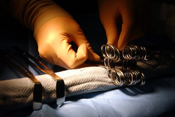surgical instruments 81489 640