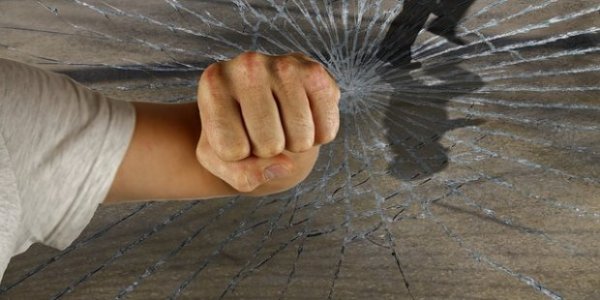 violent 1166556 640
