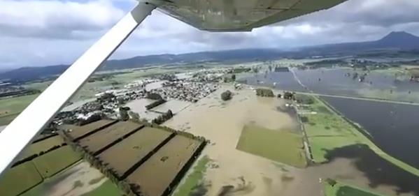风暴“库克”明天才登陆 奥克兰已经大雨倾盆多条道路封闭