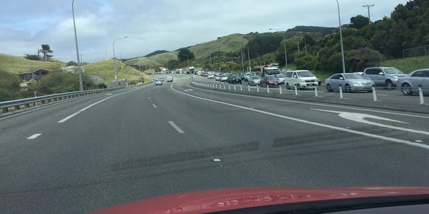 堵堵堵！1号高速部分路段交通预计延误2小时