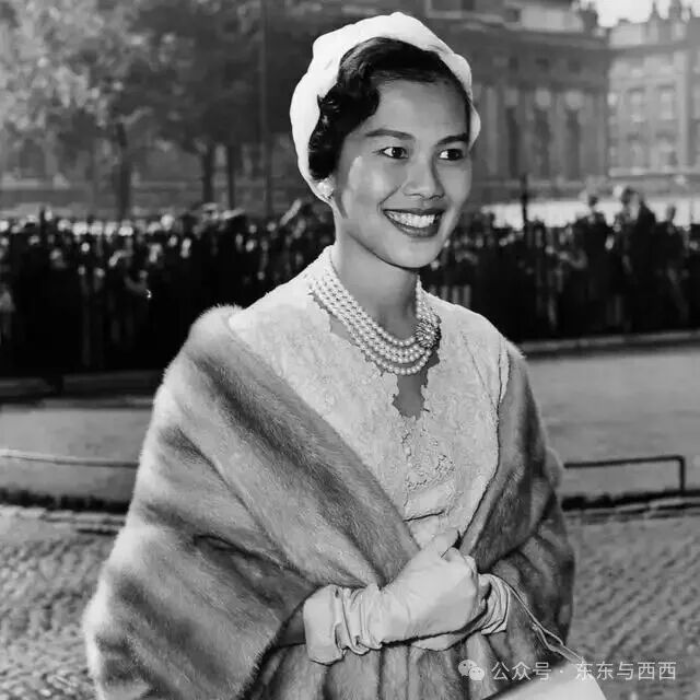 Queen Sirikit Kitiyakara Of Thailand At Westminster Abbey In London In 1960