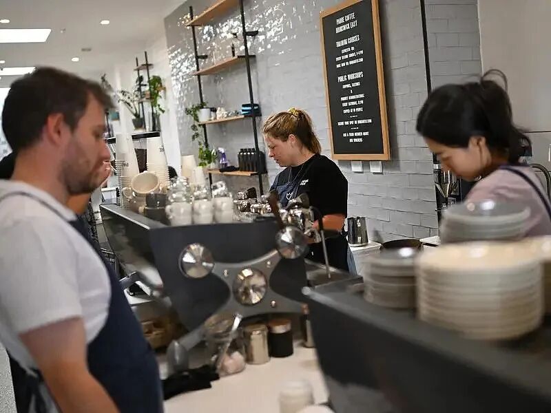 澳洲第4次加息冲击餐饮业!顾客或减少外出用餐,超市或成最大赢家