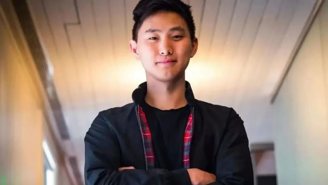 一个AI上线两周下载280万次,29岁MIT华裔辍学生再次杀疯了
