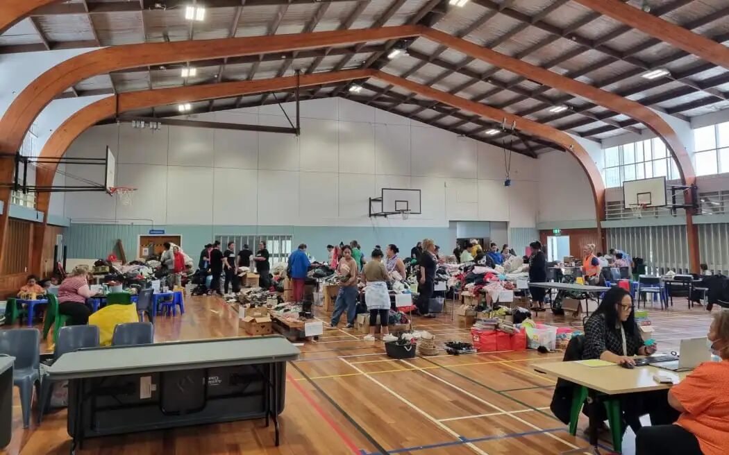 Some displaced Auckland families bounce between accommodation and shelters | RNZ News