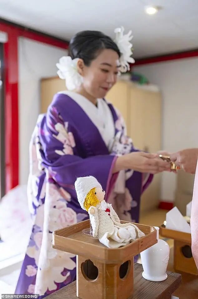 澳洲34岁女科学家花$3500赴日结婚!新郎竟是漫画里的“恶魔”(组图) - 5